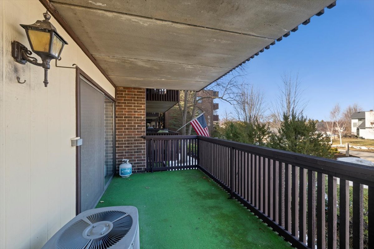 650 WHITNEY Court Unit: 211