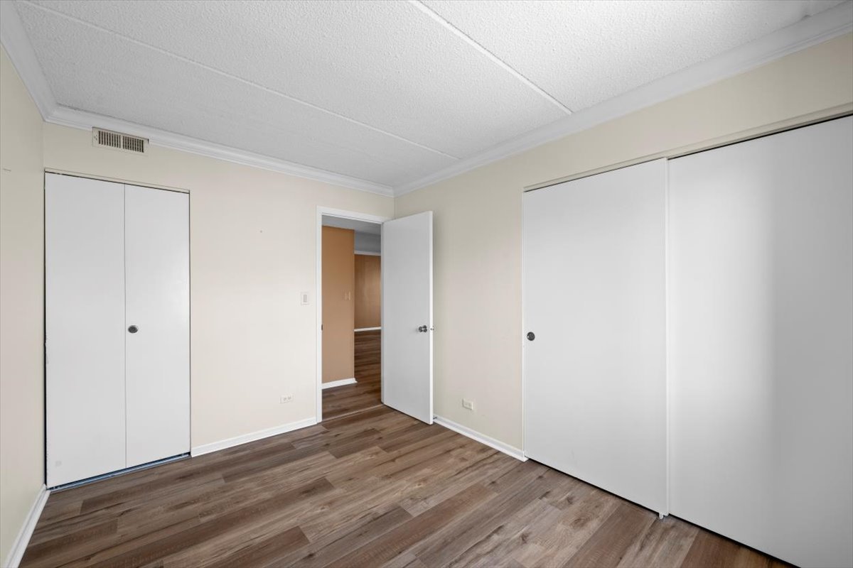 650 WHITNEY Court Unit: 211