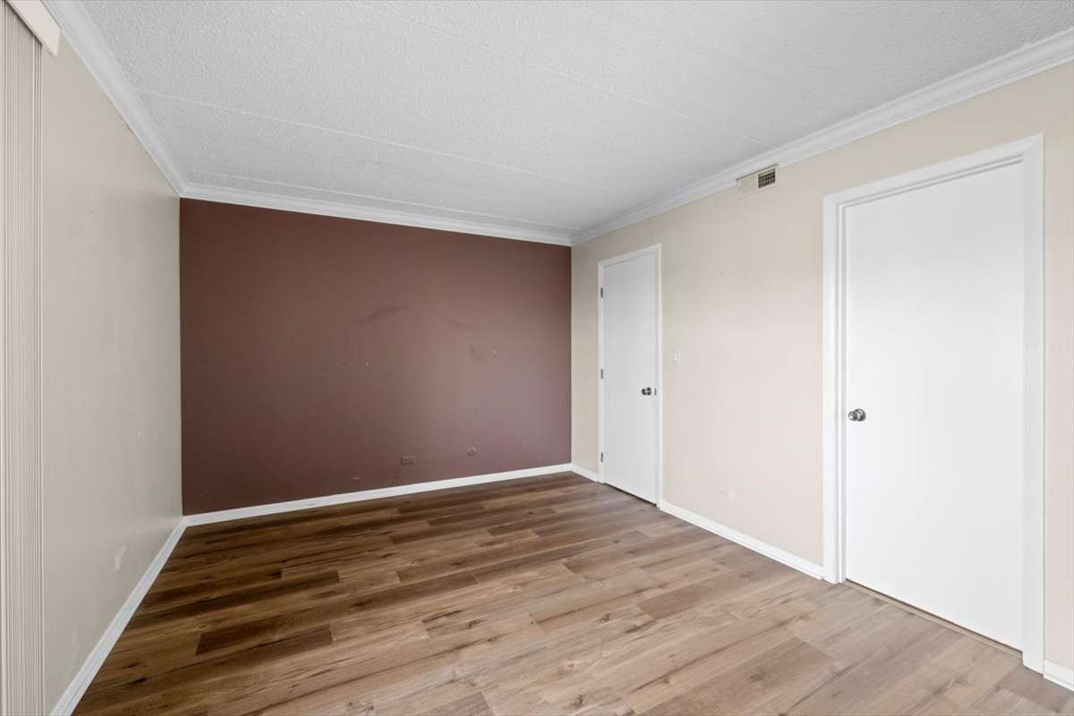 650 WHITNEY Court Unit: 211