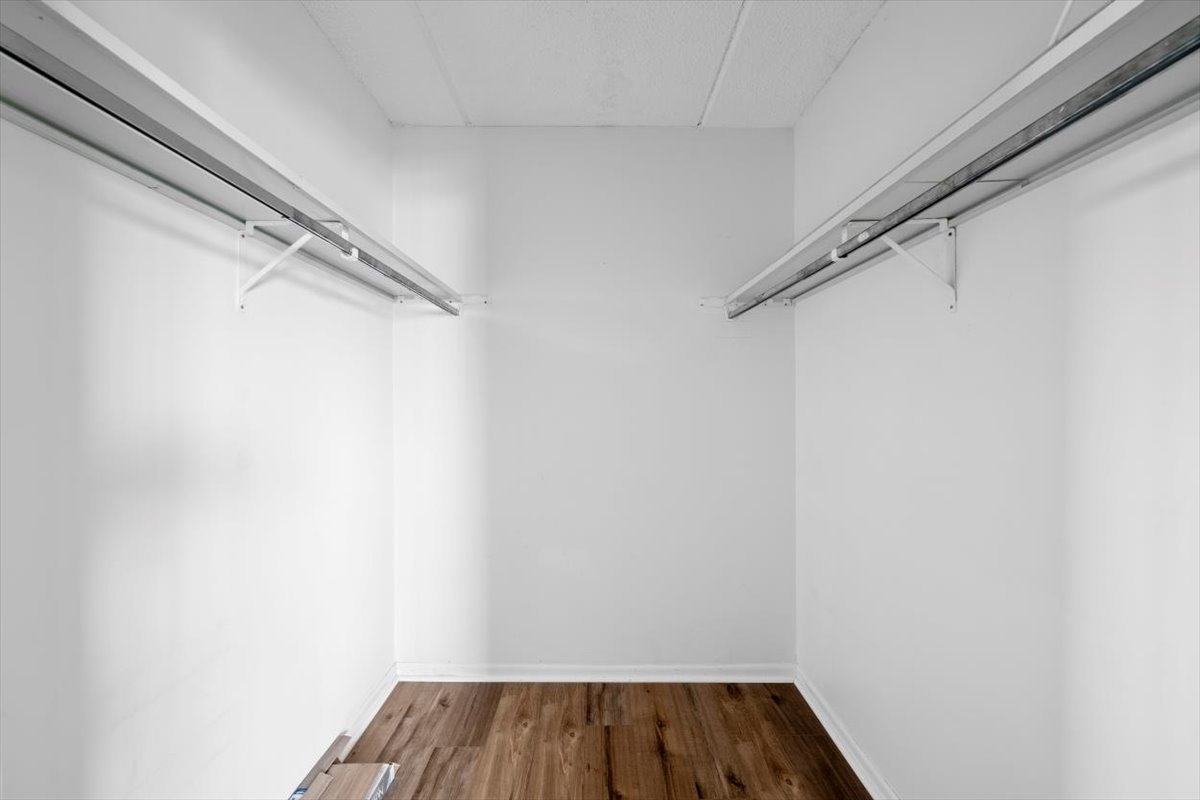 650 WHITNEY Court Unit: 211