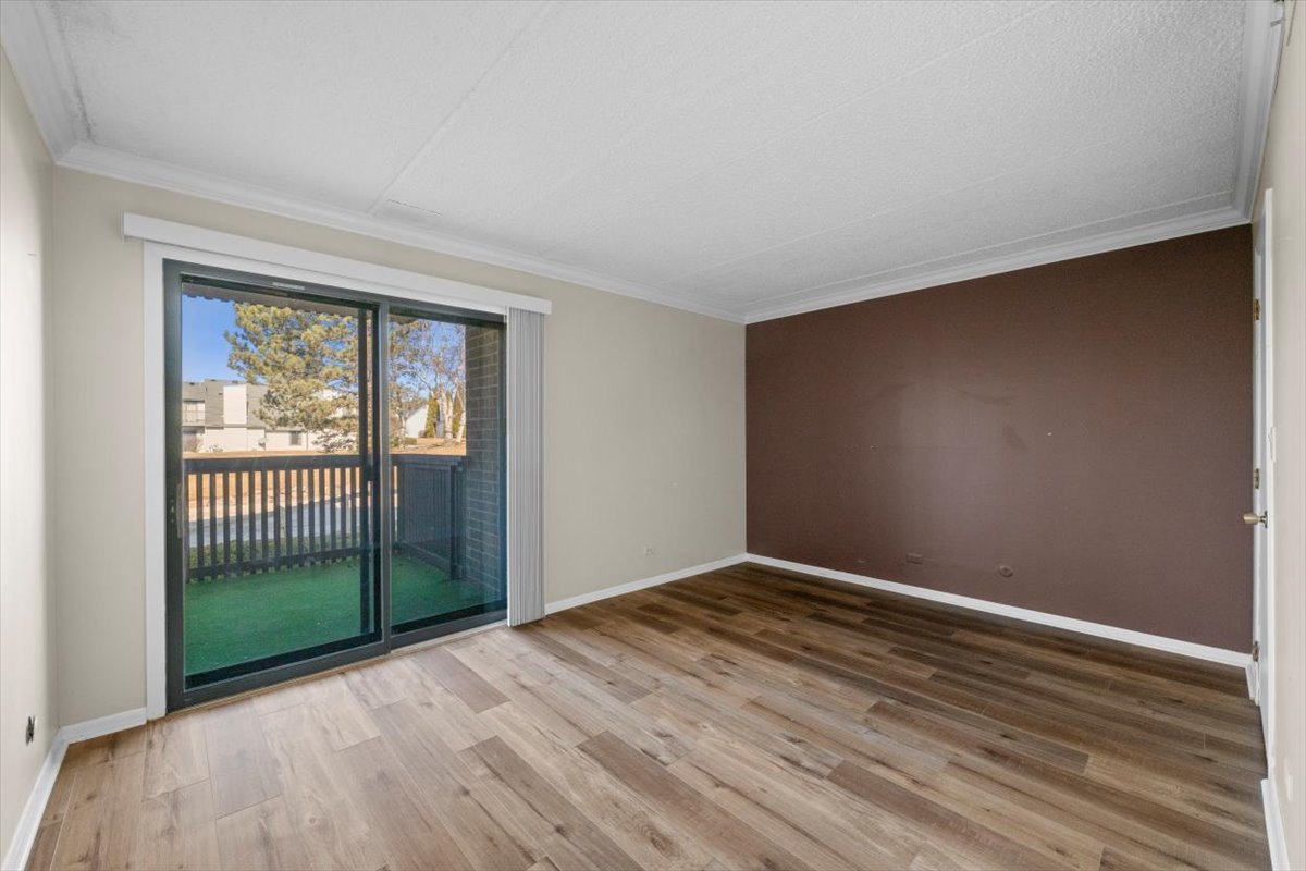650 WHITNEY Court Unit: 211
