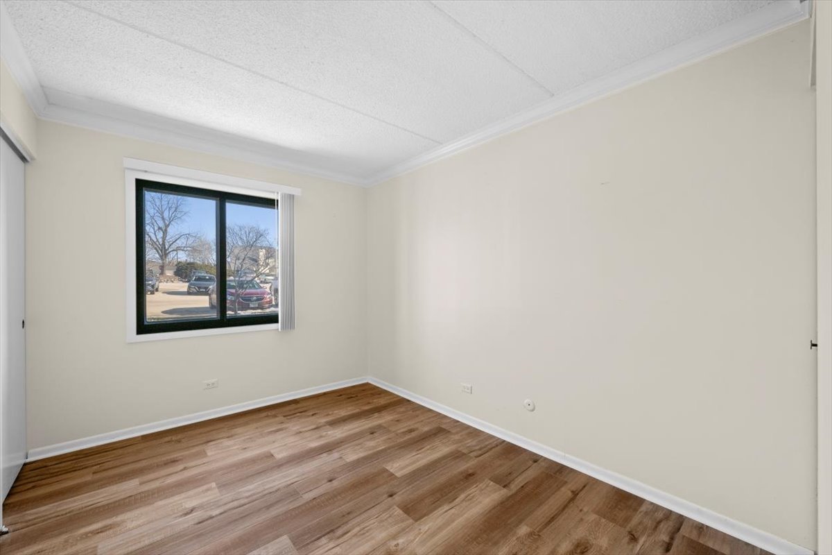 650 WHITNEY Court Unit: 211