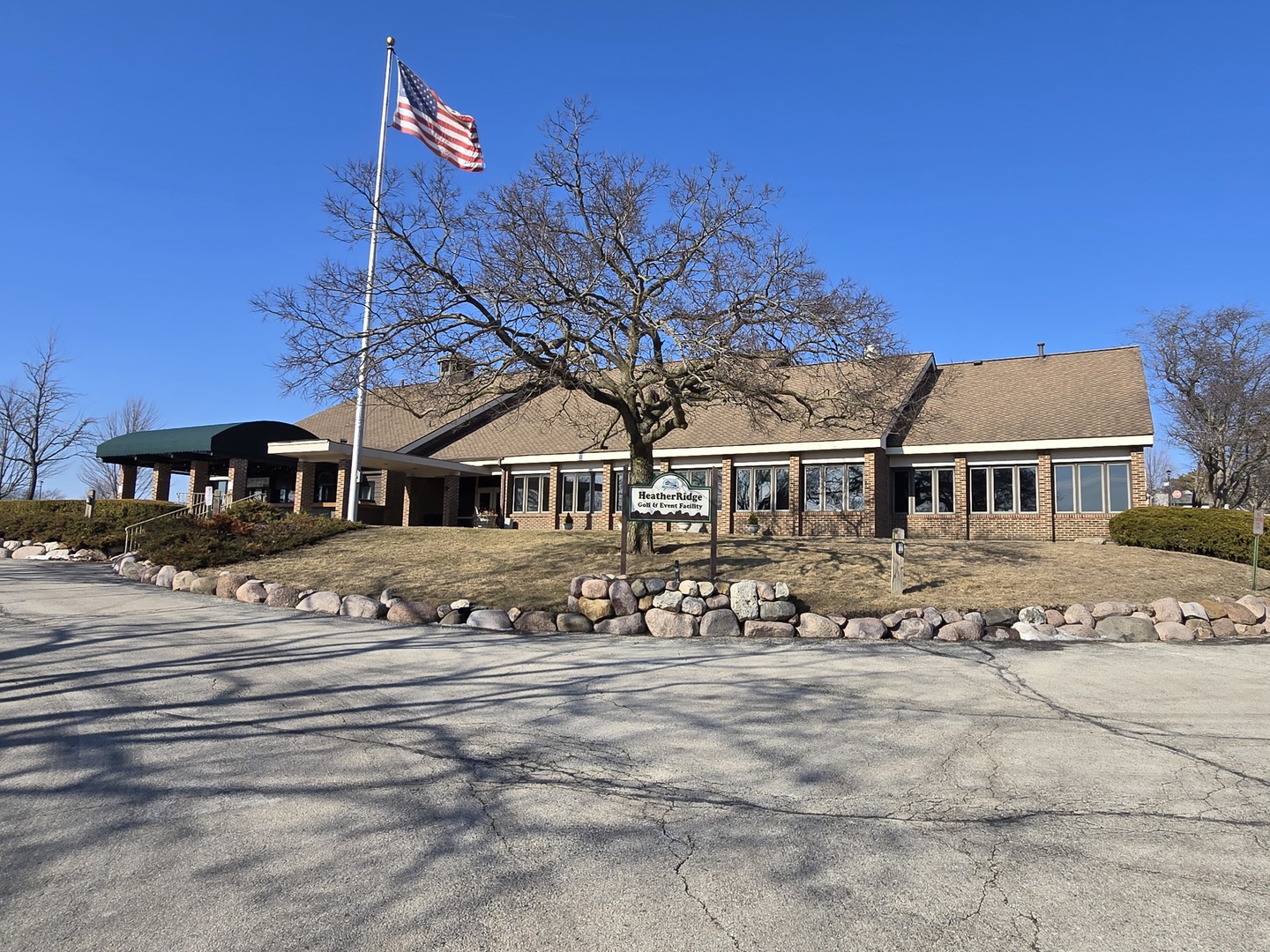 650 WHITNEY Court Unit: 211