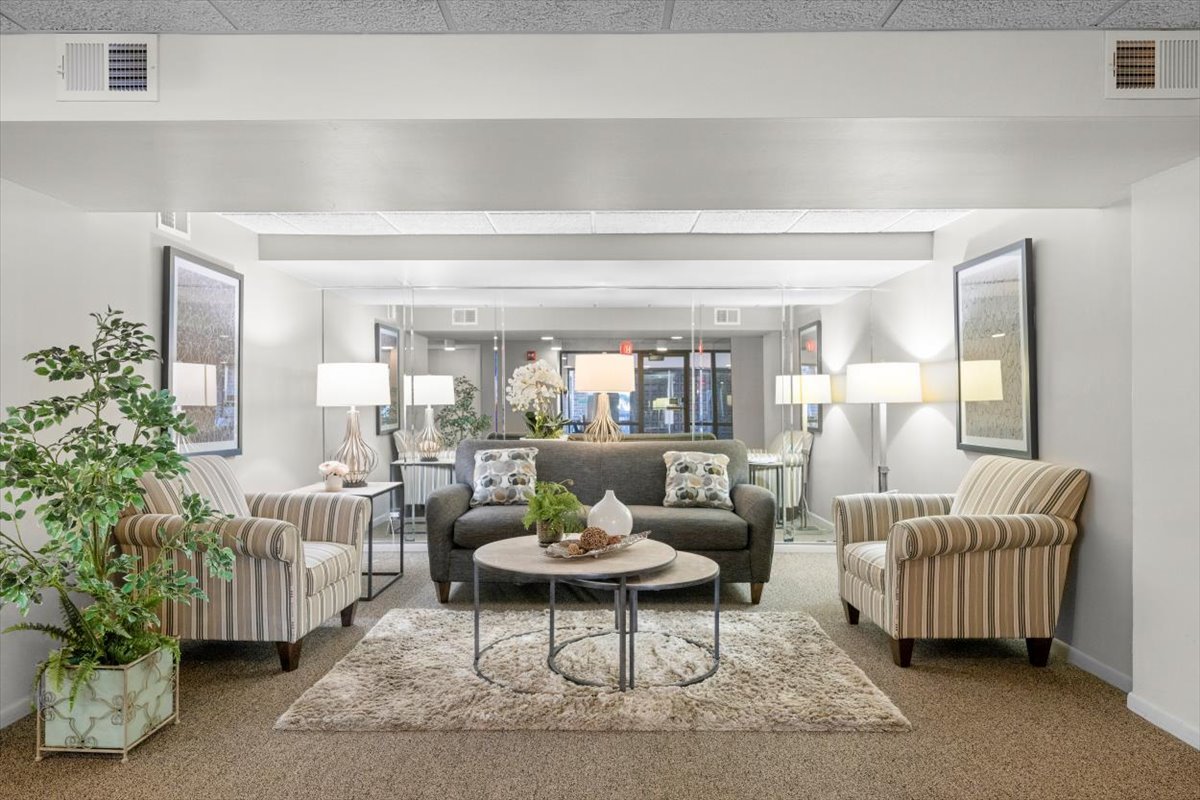 650 WHITNEY Court Unit: 211