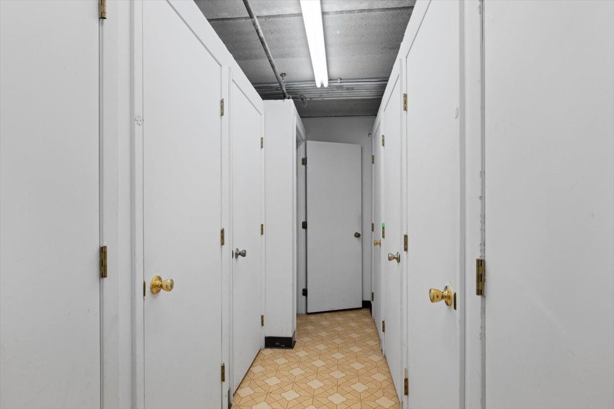 650 WHITNEY Court Unit: 211