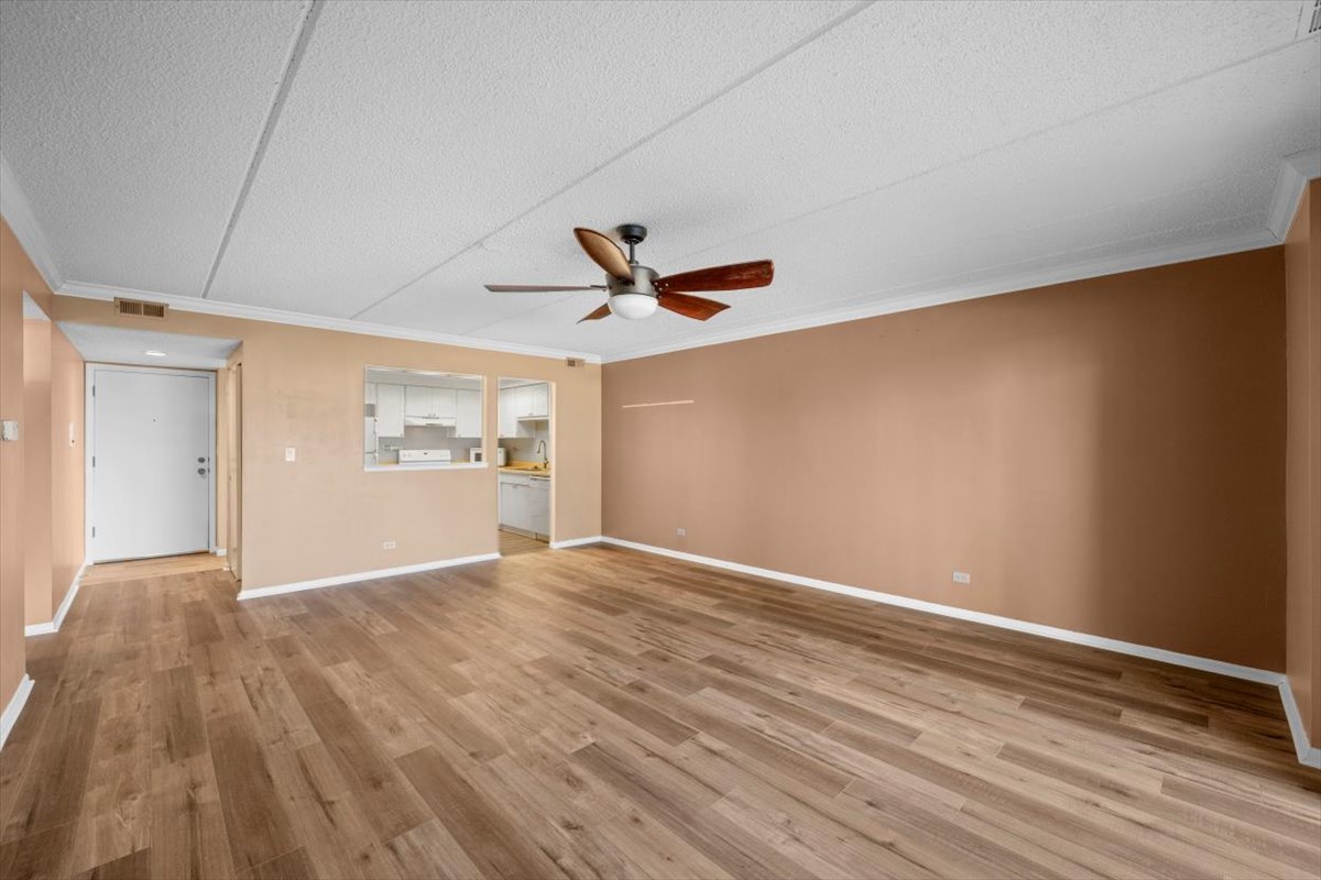650 WHITNEY Court Unit: 211