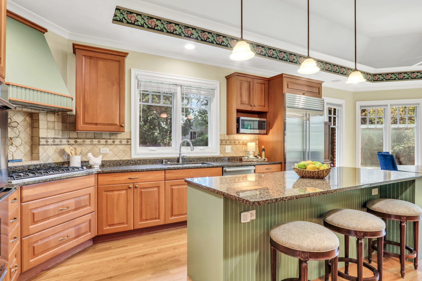 5684 Wolf Road