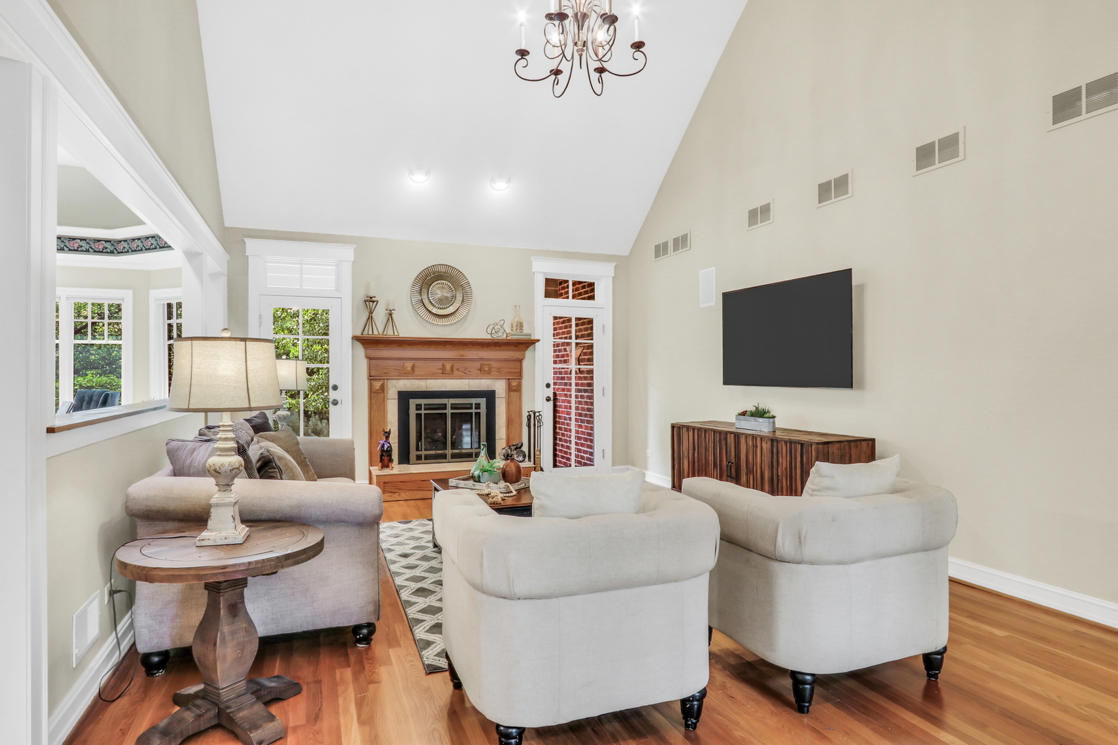 5684 Wolf Road