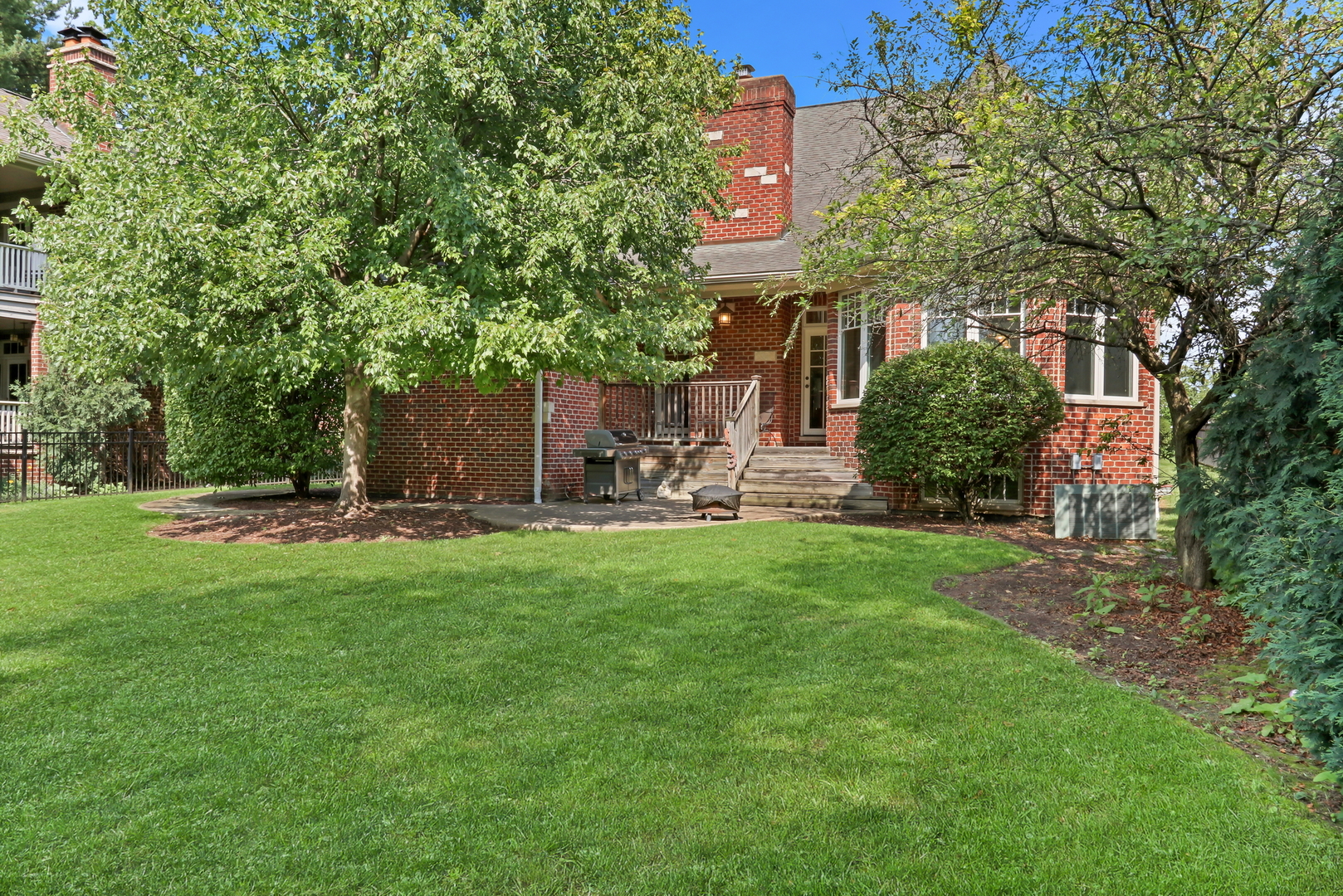 5684 Wolf Road