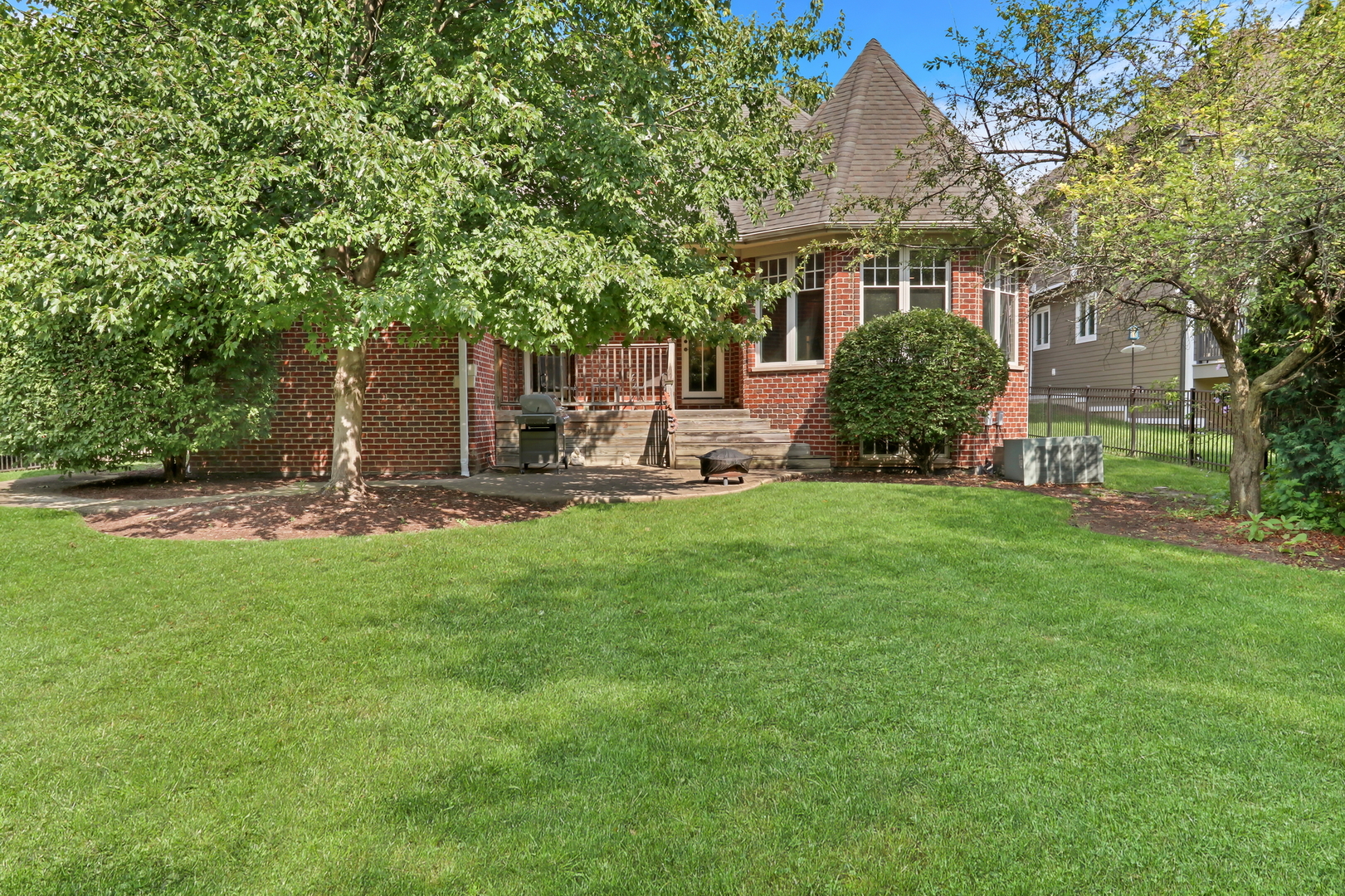 5684 Wolf Road