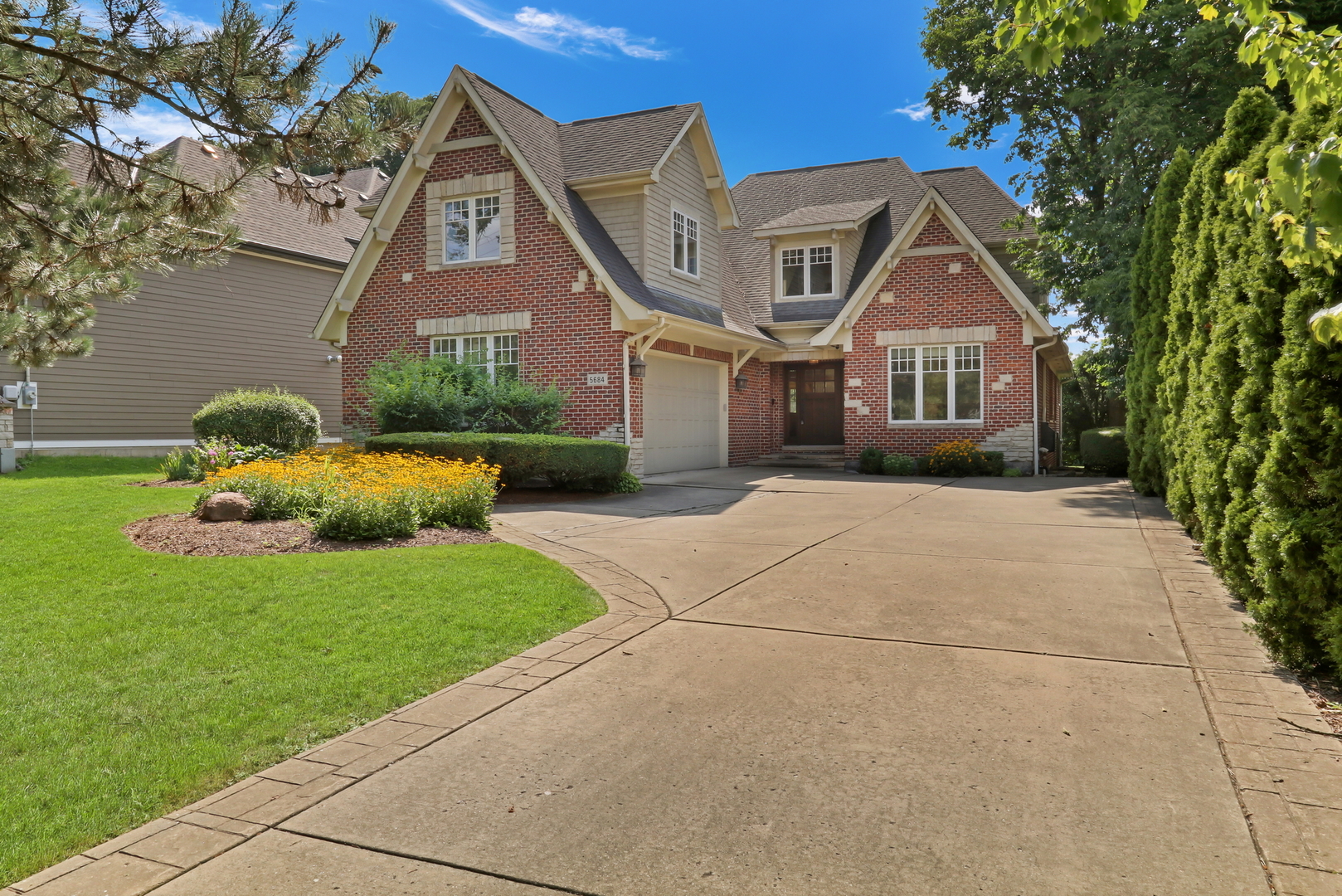 5684 Wolf Road