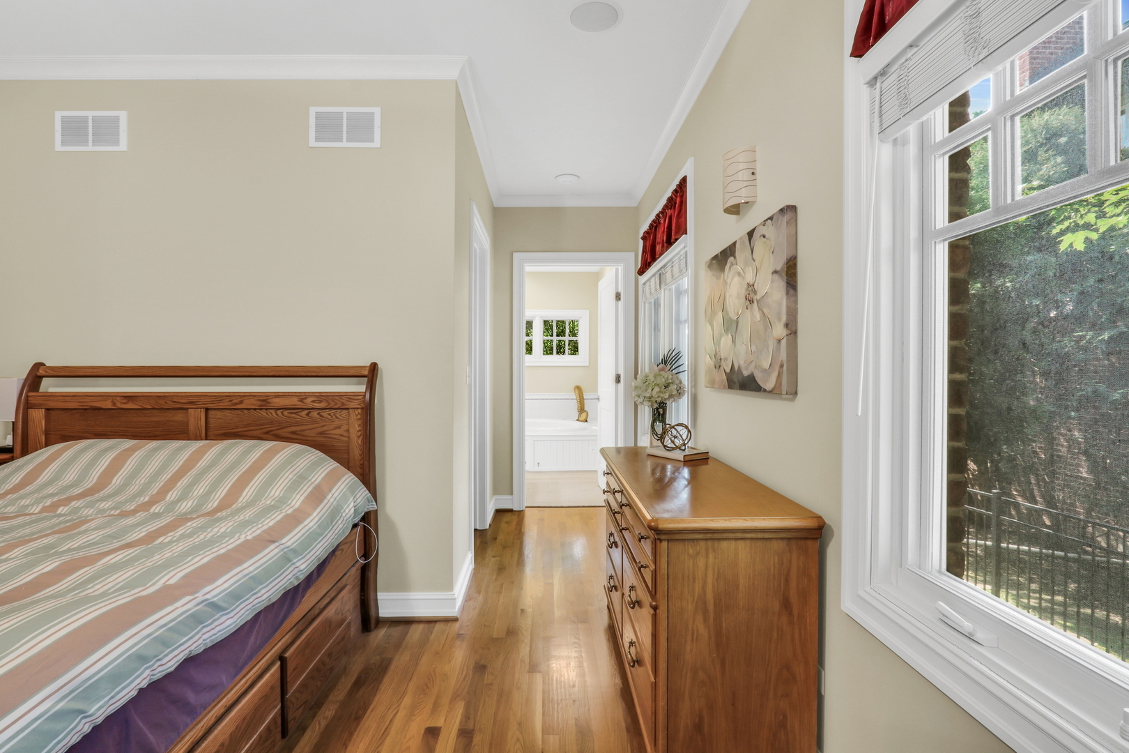 5684 Wolf Road
