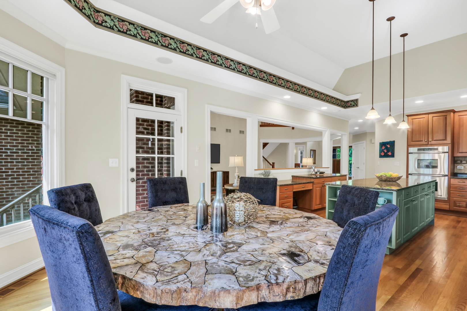 5684 Wolf Road