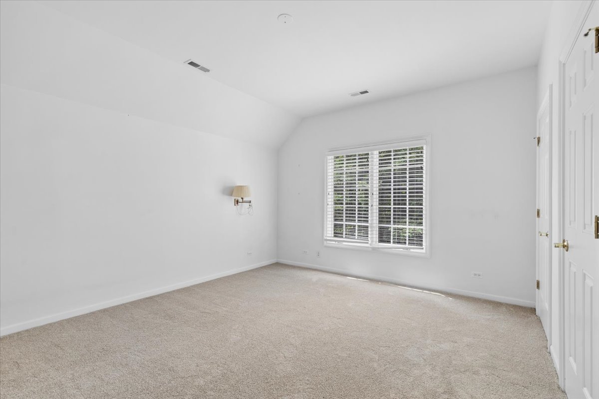1546 Bobolink Circle
