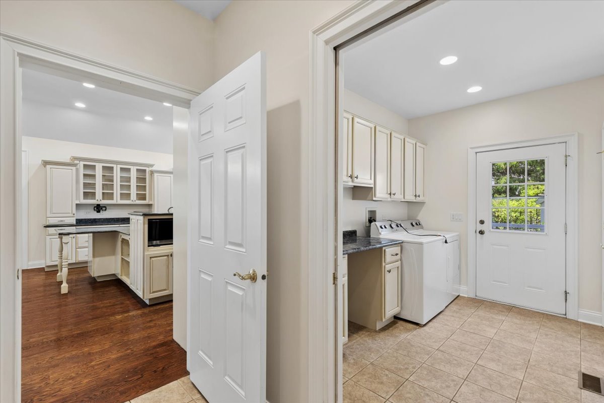 1546 Bobolink Circle