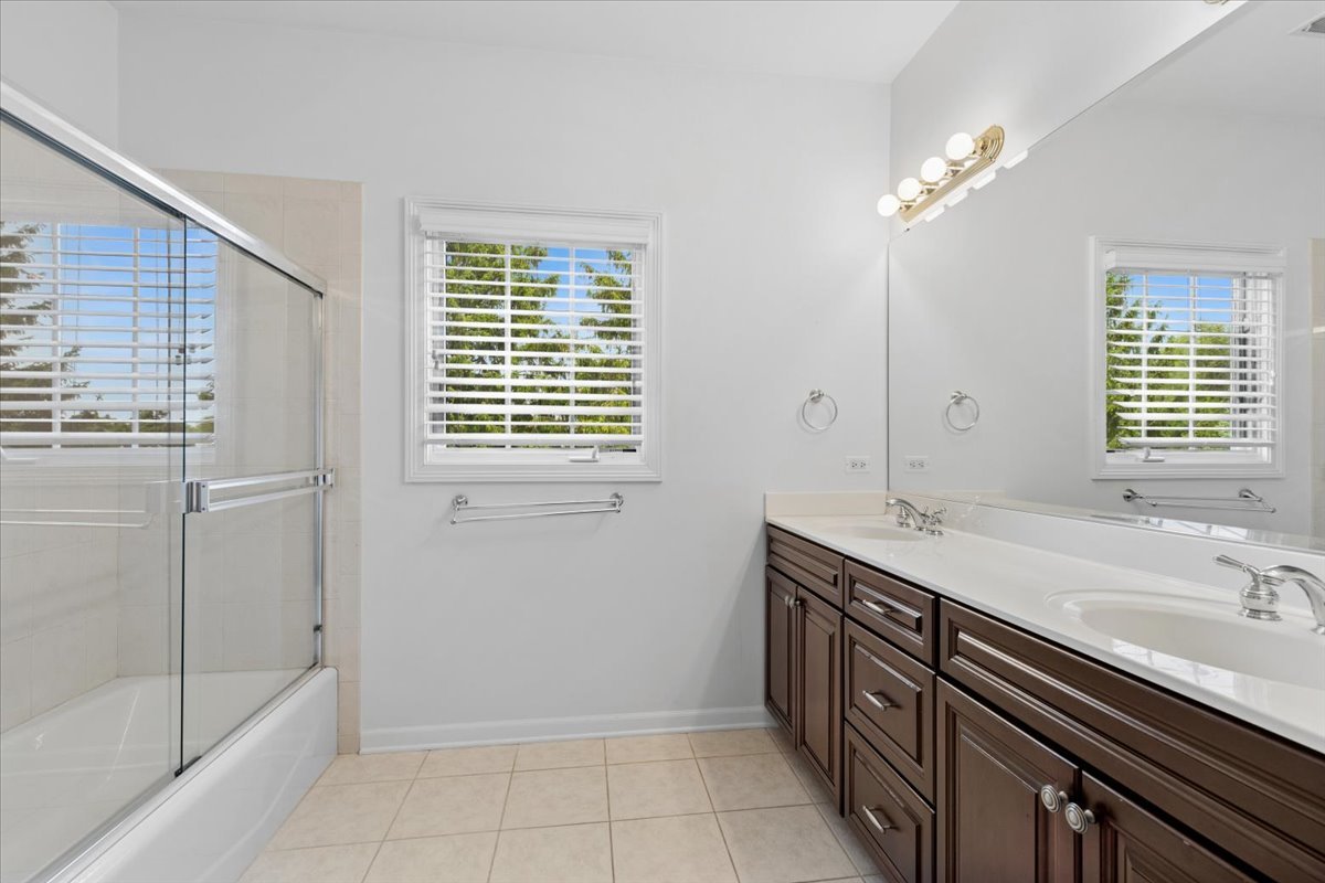 1546 Bobolink Circle