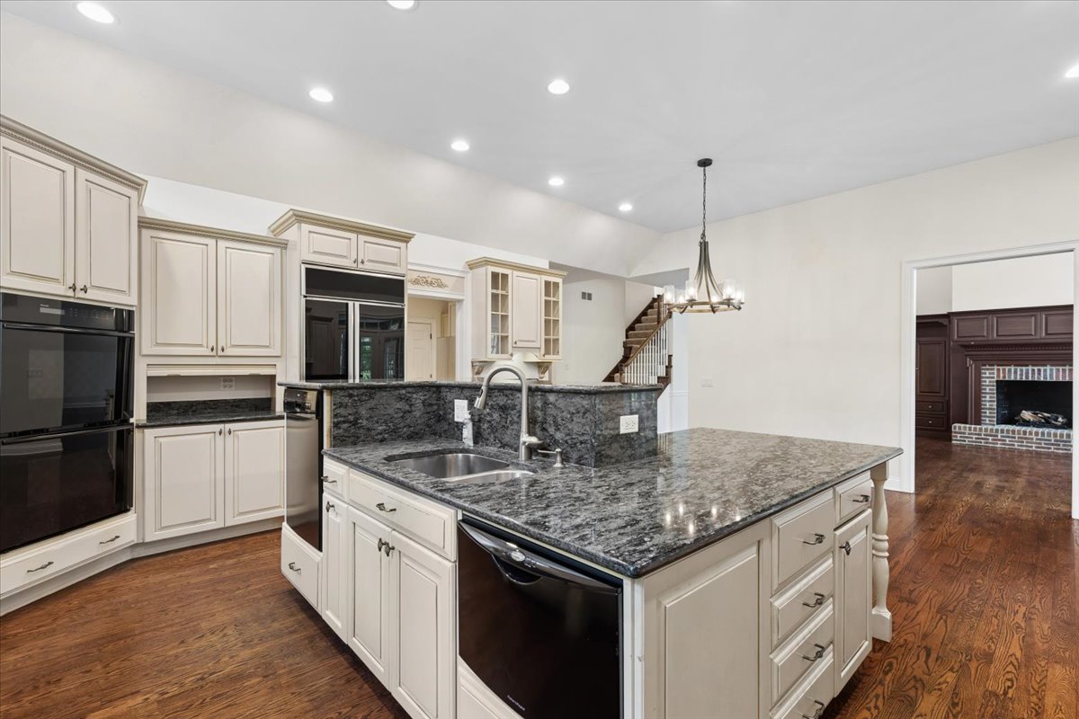 1546 Bobolink Circle