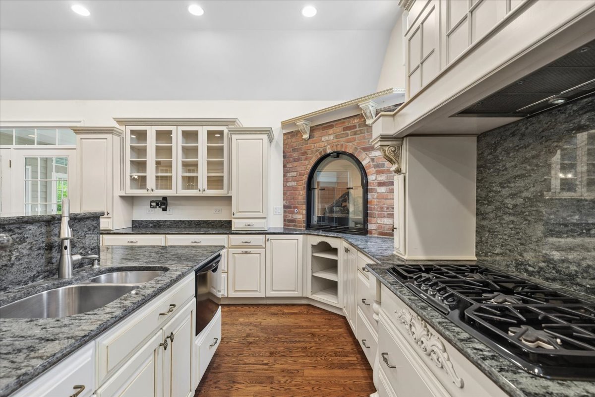 1546 Bobolink Circle