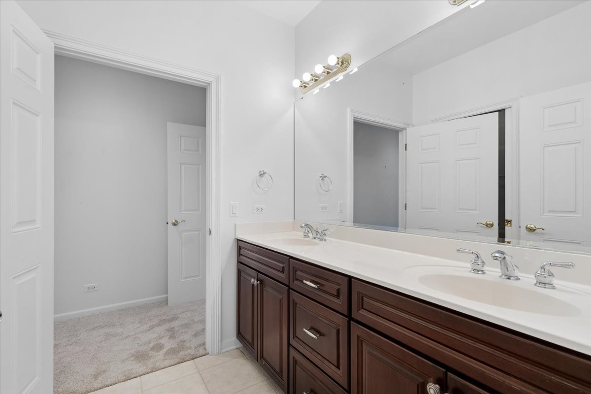 1546 Bobolink Circle