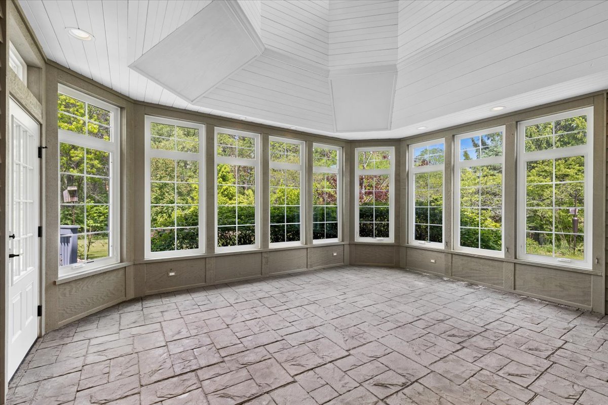 1546 Bobolink Circle