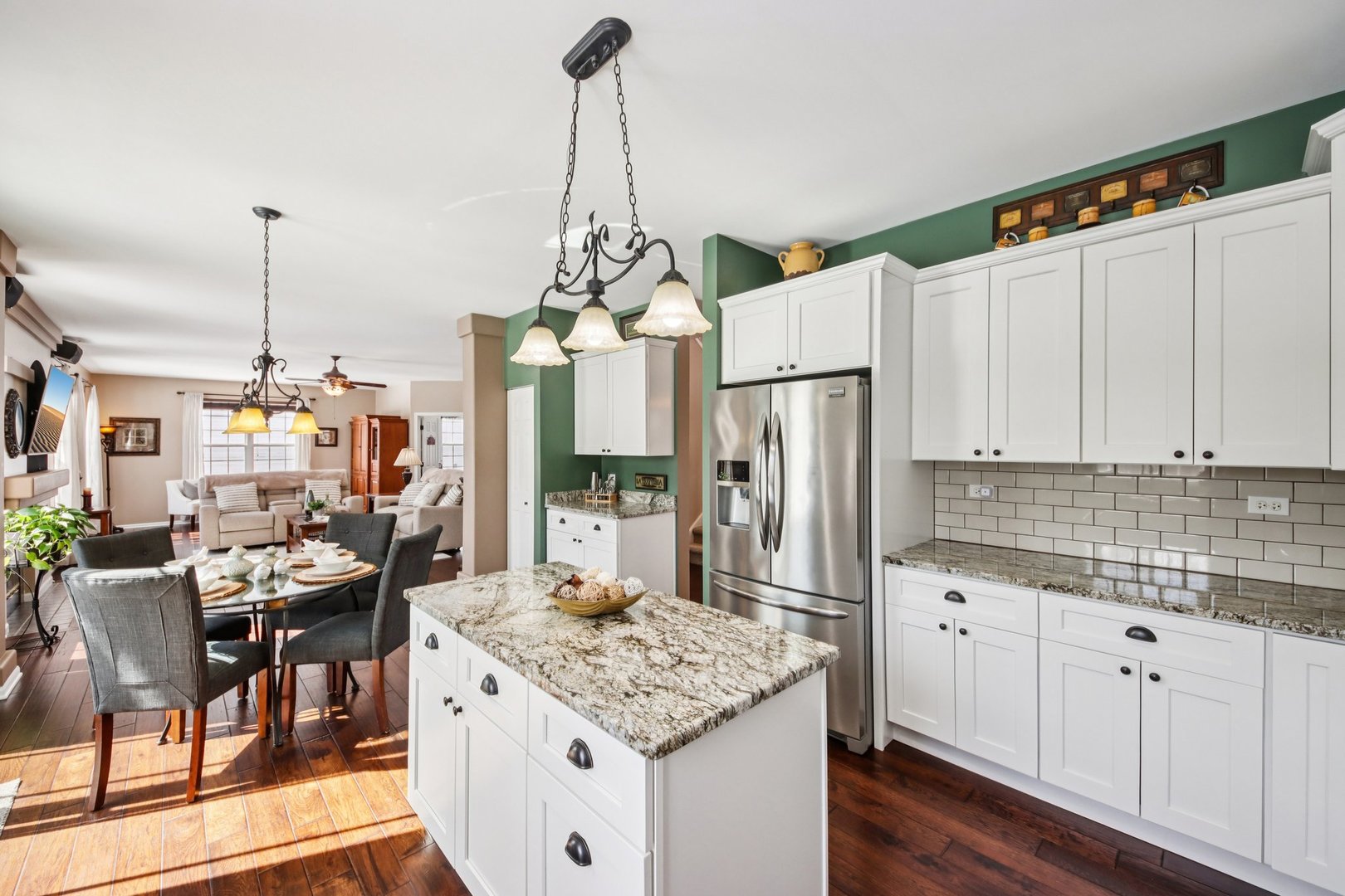 1195 Hadley Circle