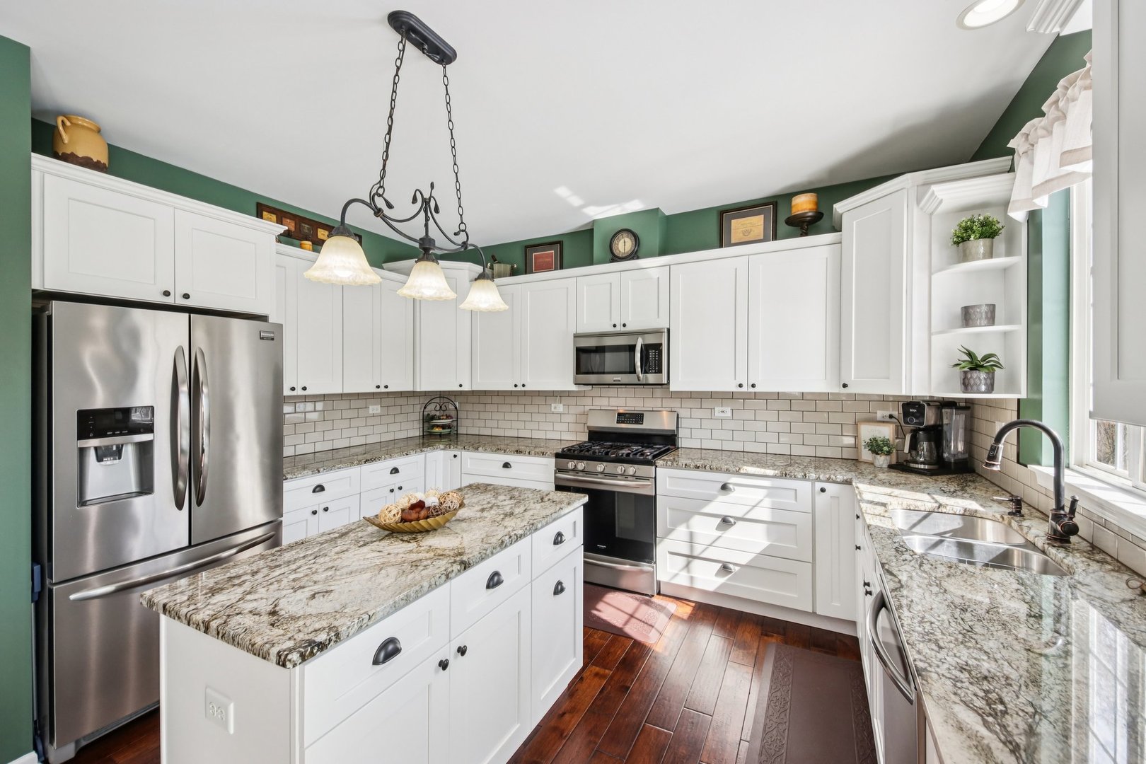 1195 Hadley Circle