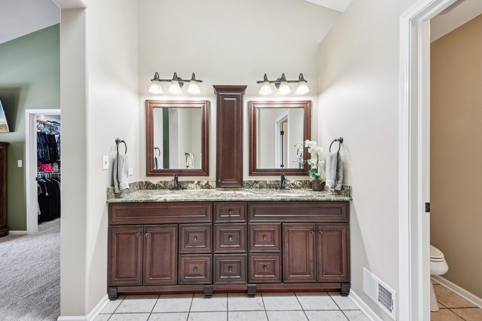 1195 Hadley Circle