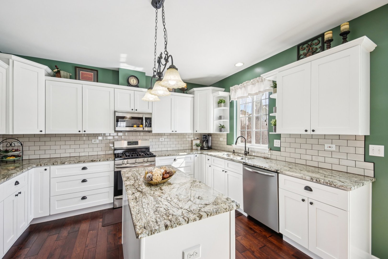 1195 Hadley Circle