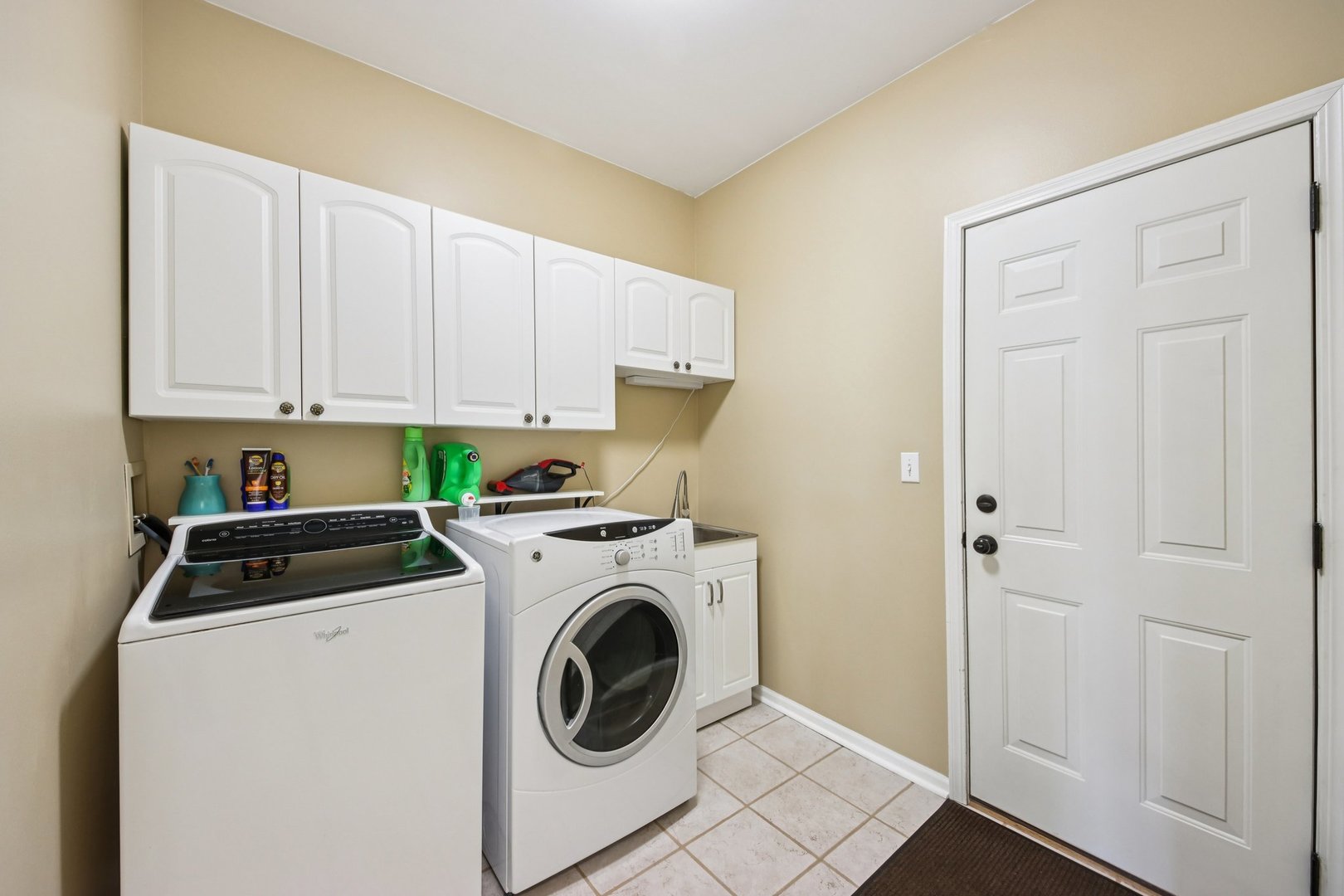 1195 Hadley Circle