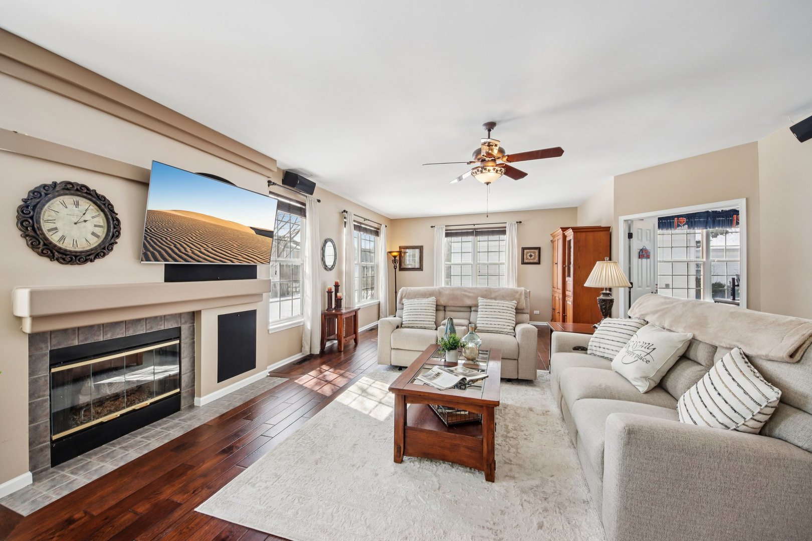 1195 Hadley Circle