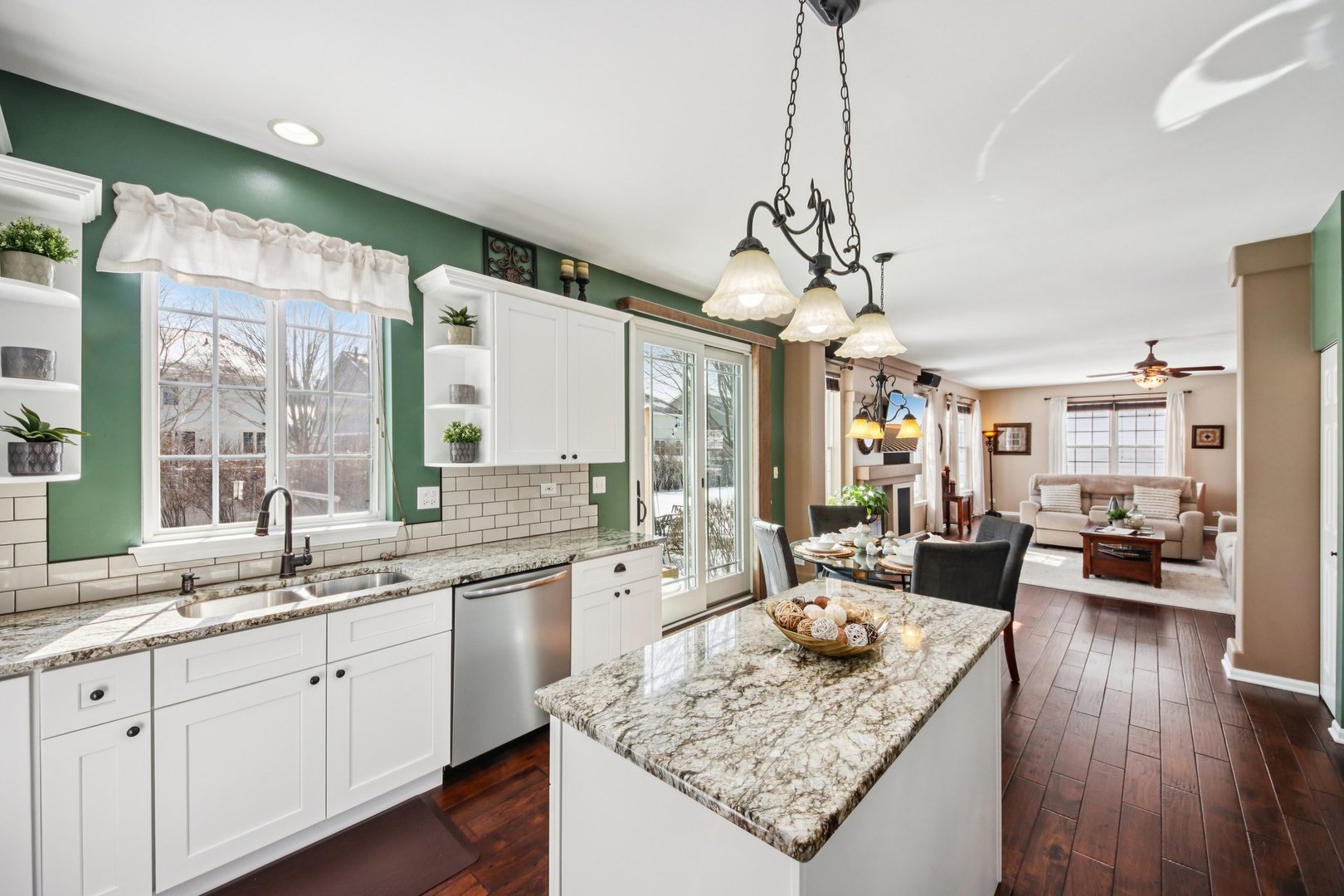 1195 Hadley Circle