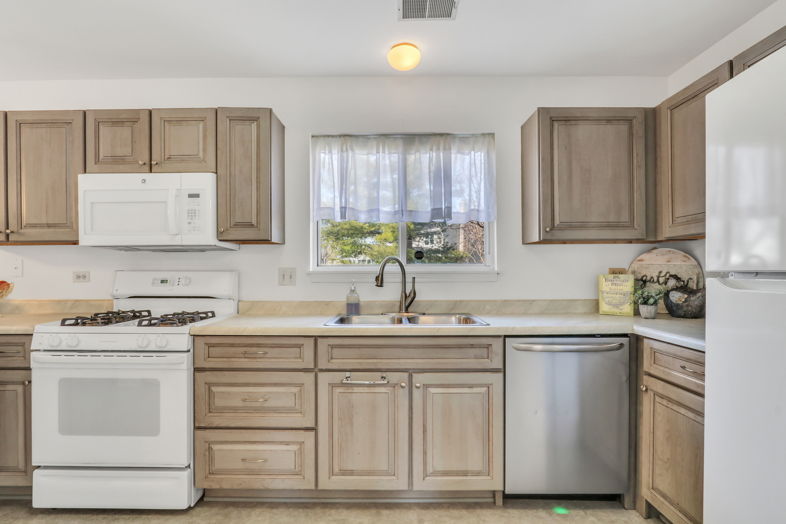 1388 Huntington Drive