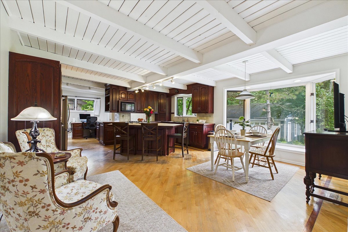 821 Oak Spring Lane