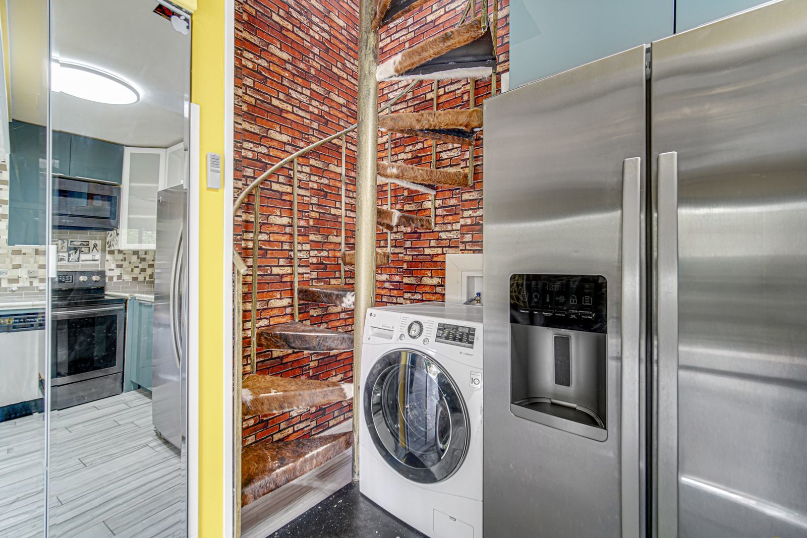 23 Jamaica Colony Street Unit: 2