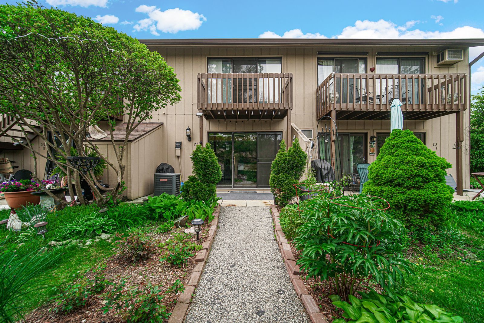 23 Jamaica Colony Street Unit: 2