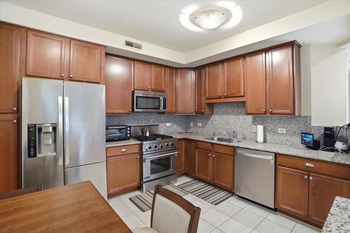 425 Village Green Unit: 510