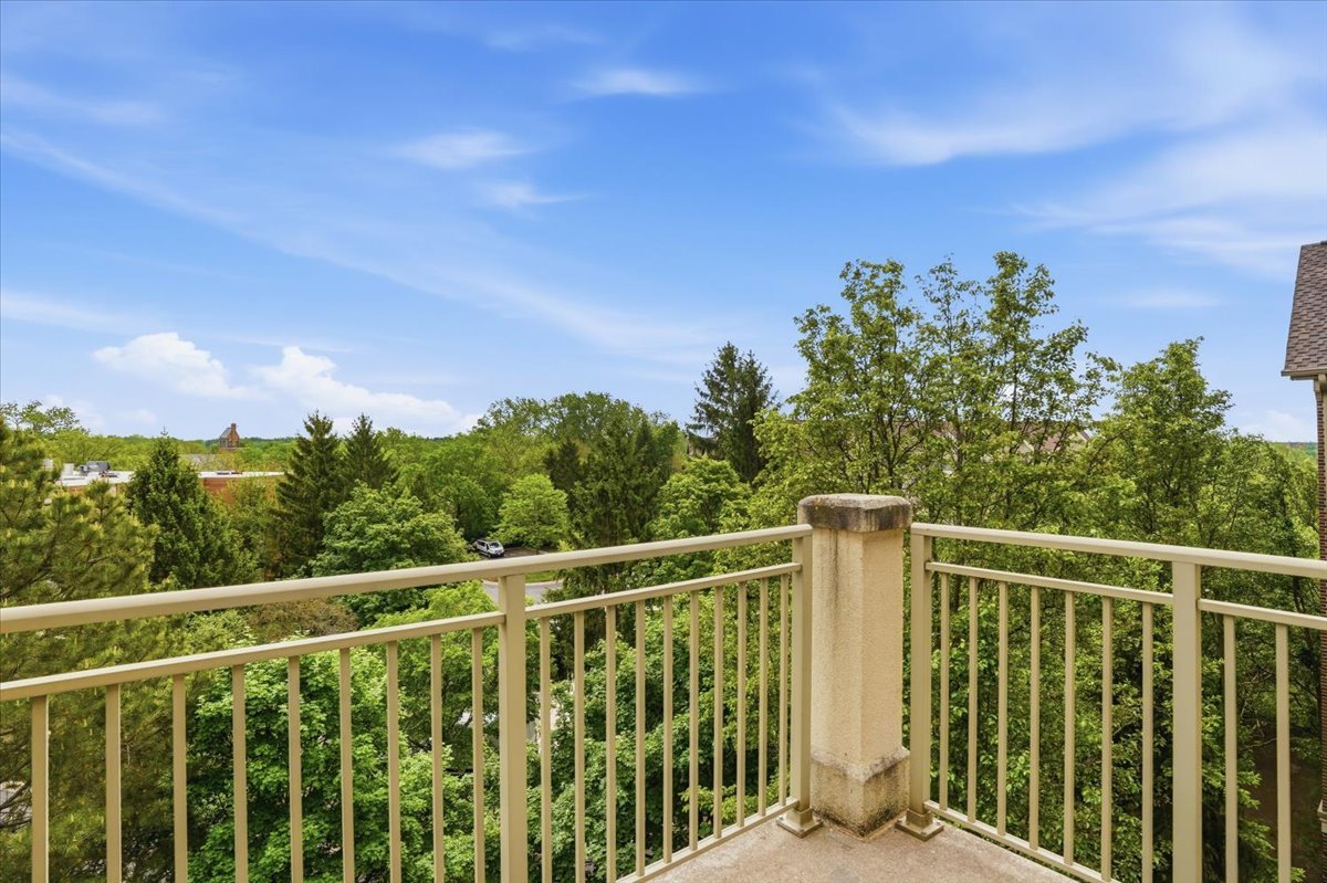 425 Village Green Unit: 510