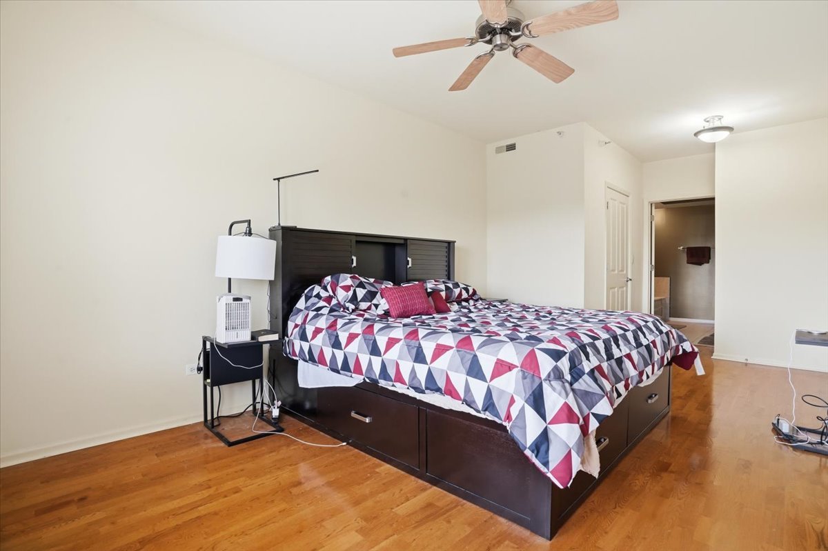 425 Village Green Unit: 510