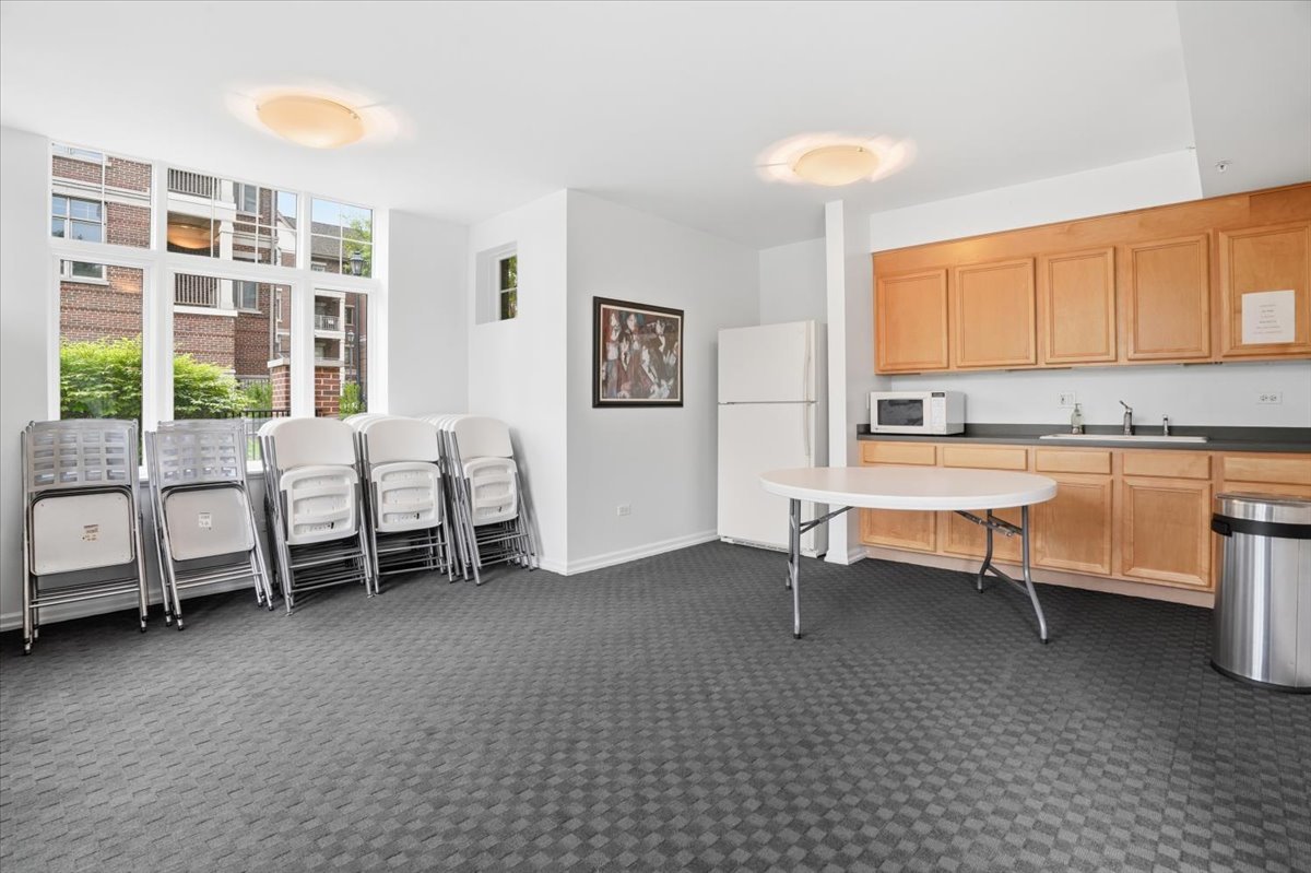 425 Village Green Unit: 510