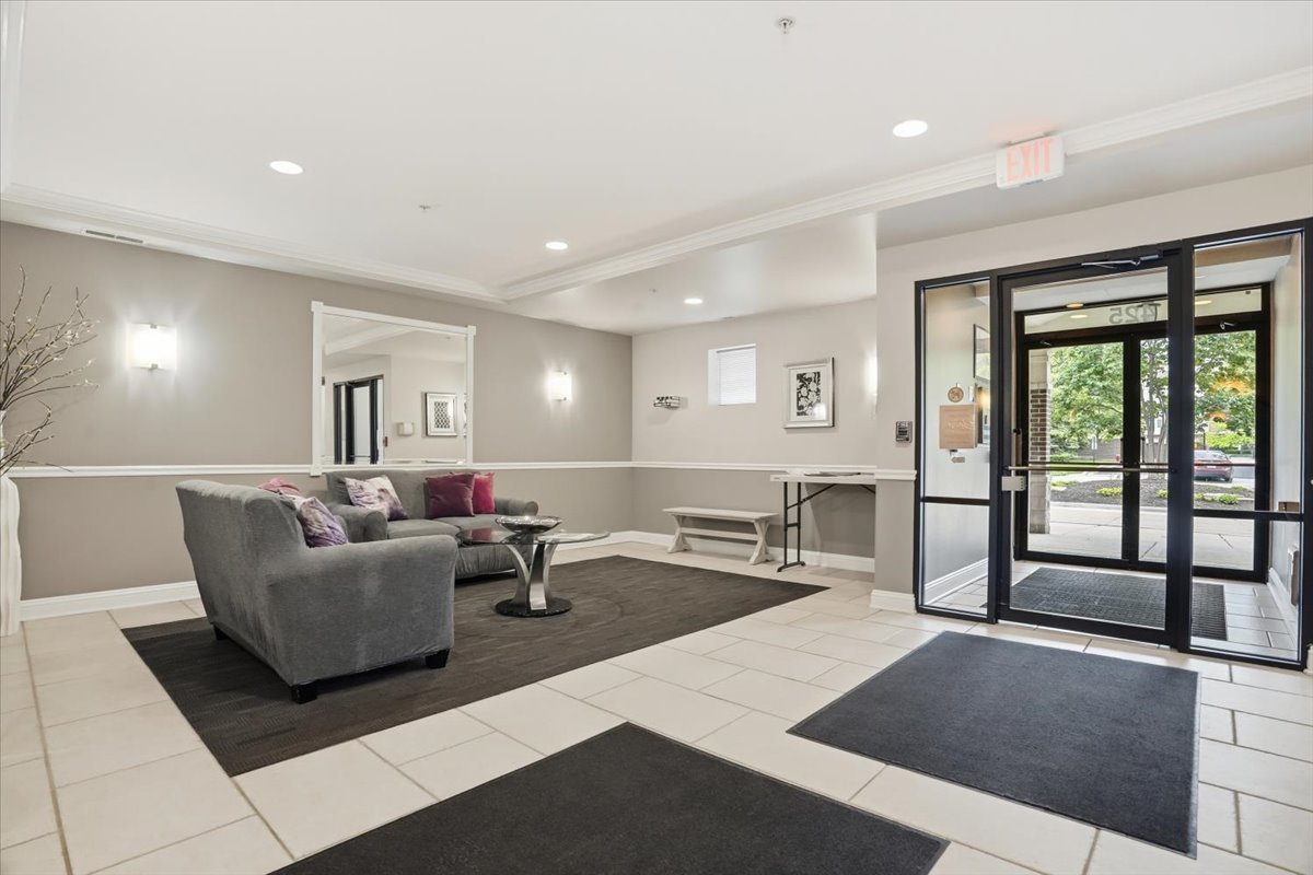 425 Village Green Unit: 510
