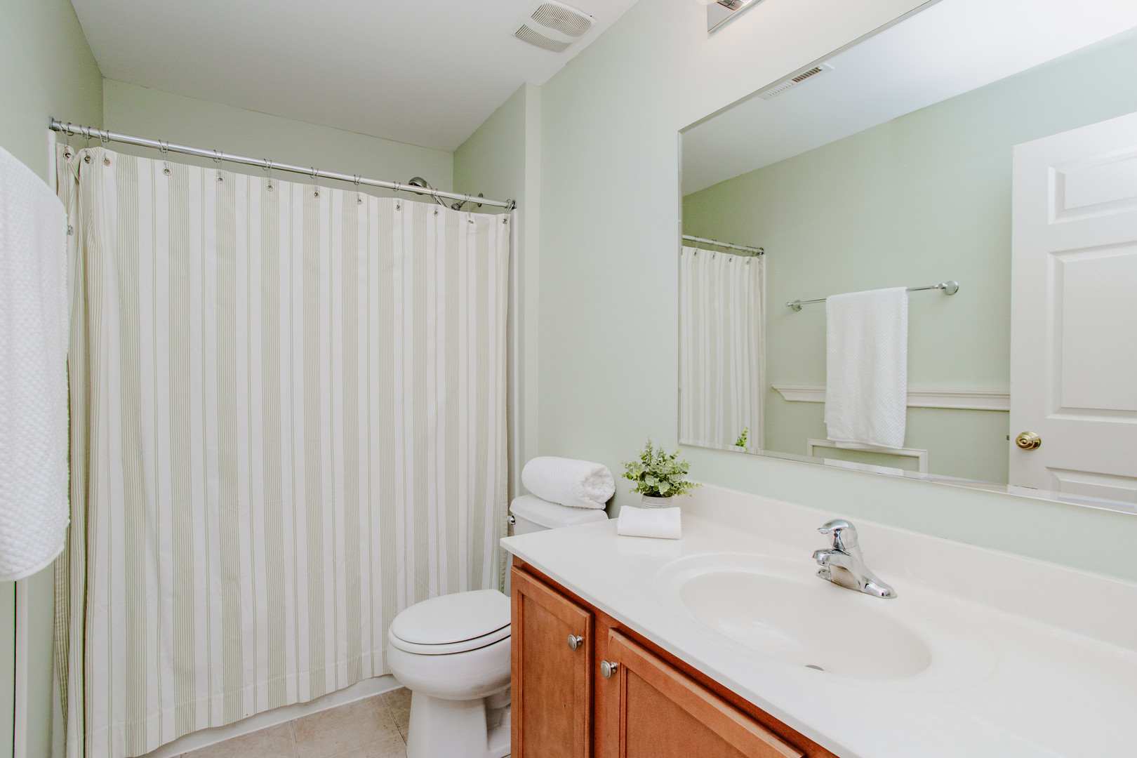 1208 WAVERLY Drive Unit: 1208