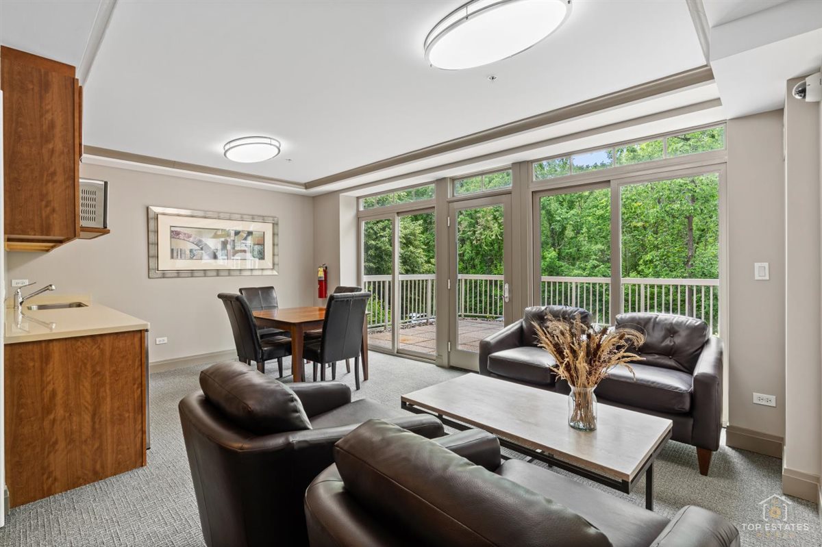 425 Benjamin Drive Unit: 205