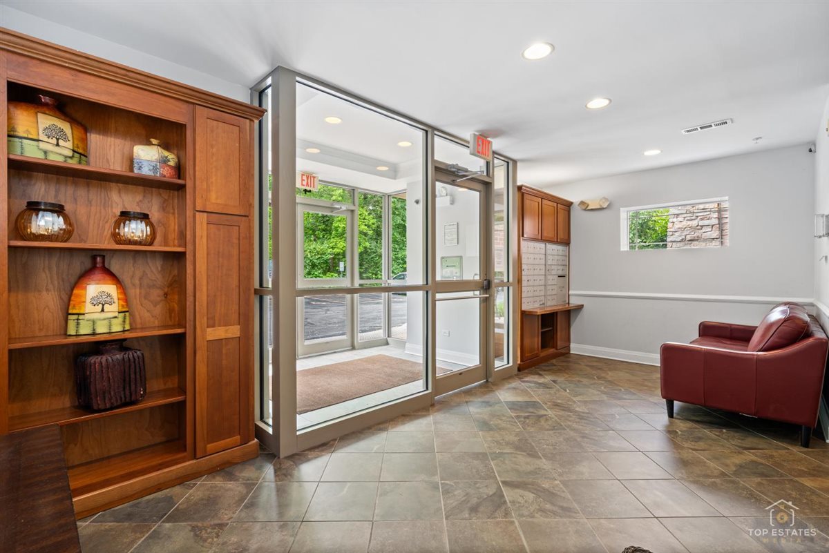 425 Benjamin Drive Unit: 205