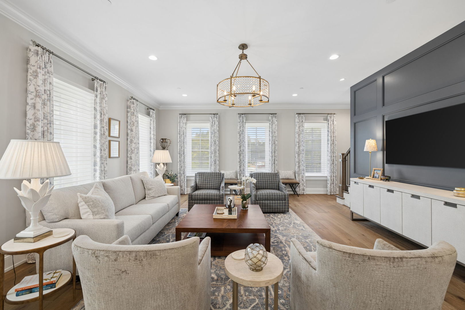 469 Aurora Avenue Unit: 469