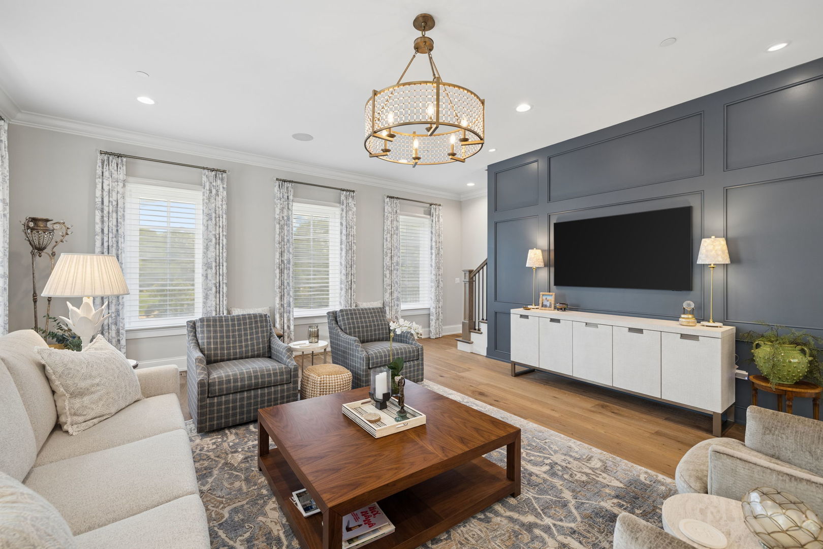 469 Aurora Avenue Unit: 469