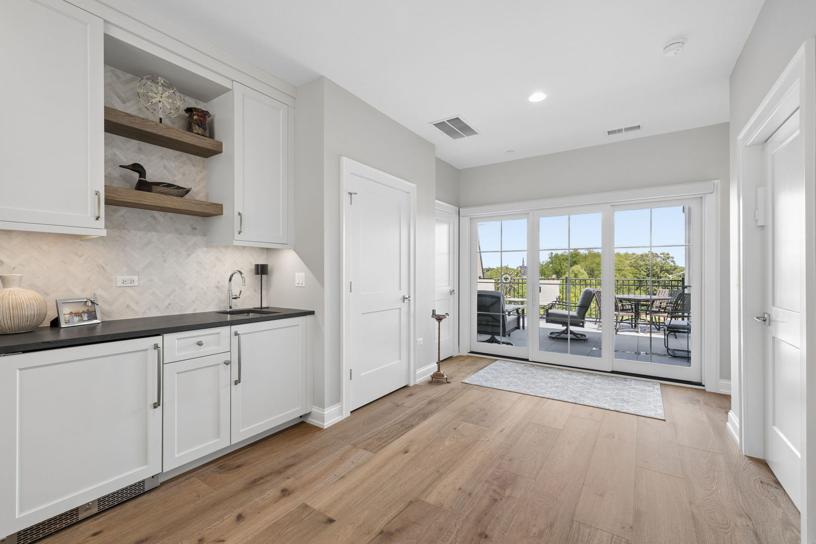 469 Aurora Avenue Unit: 469