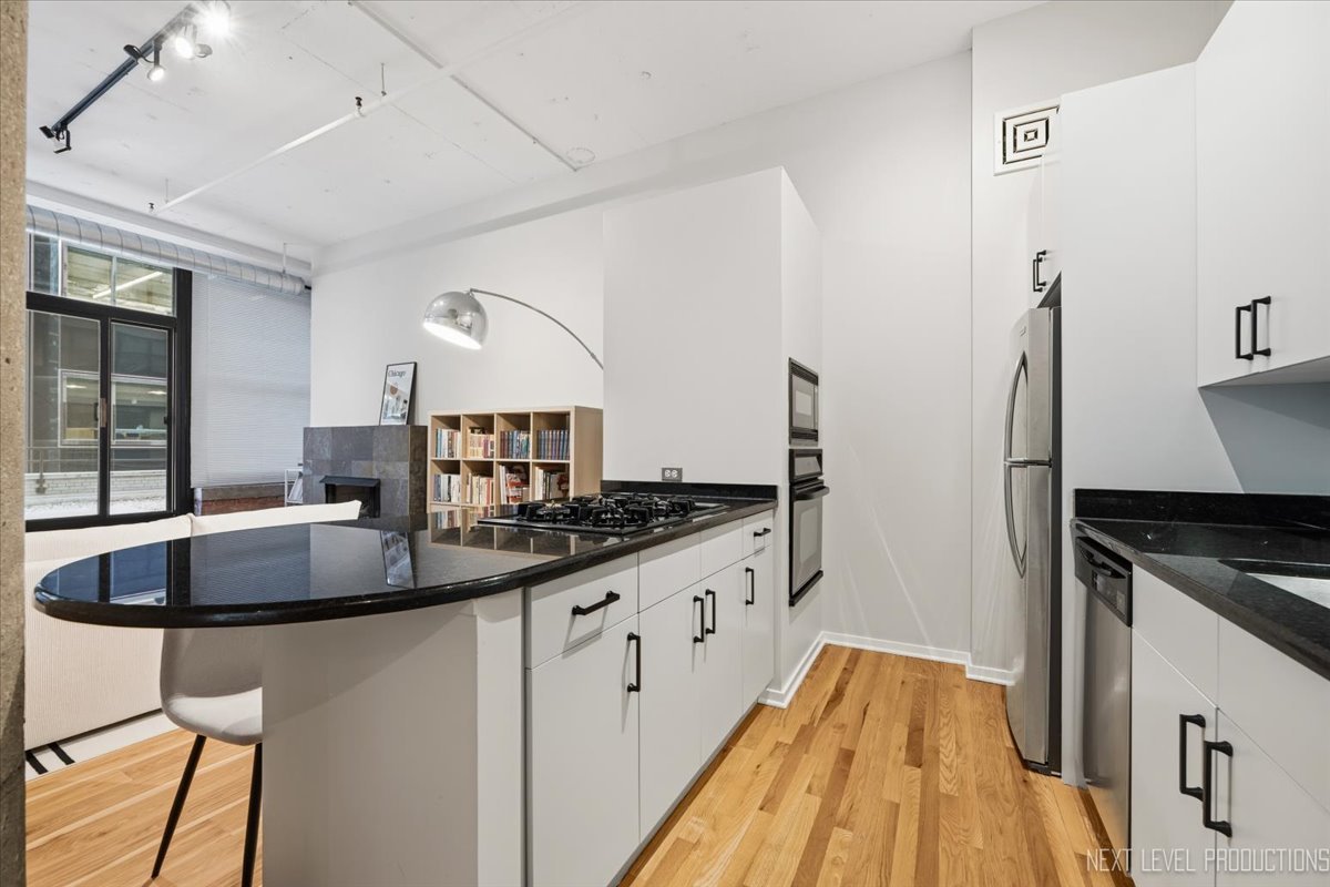 130 S Canal Street Unit: 210