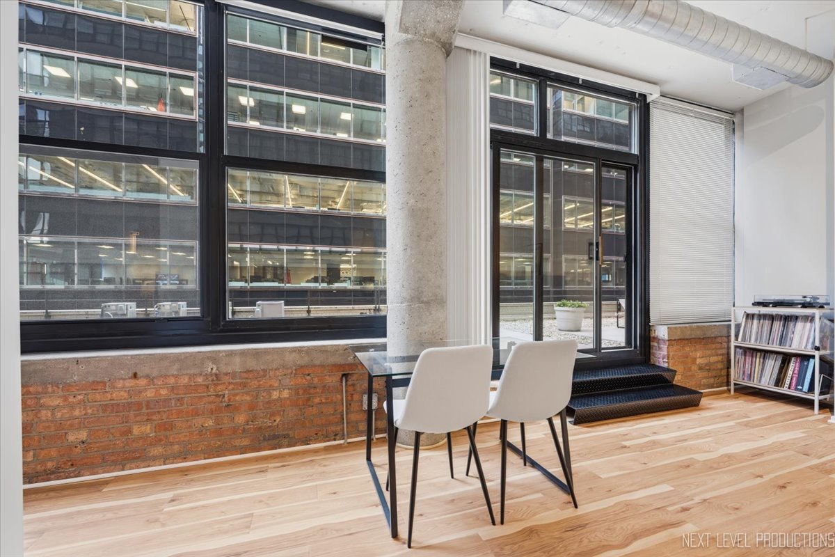 130 S Canal Street Unit: 210