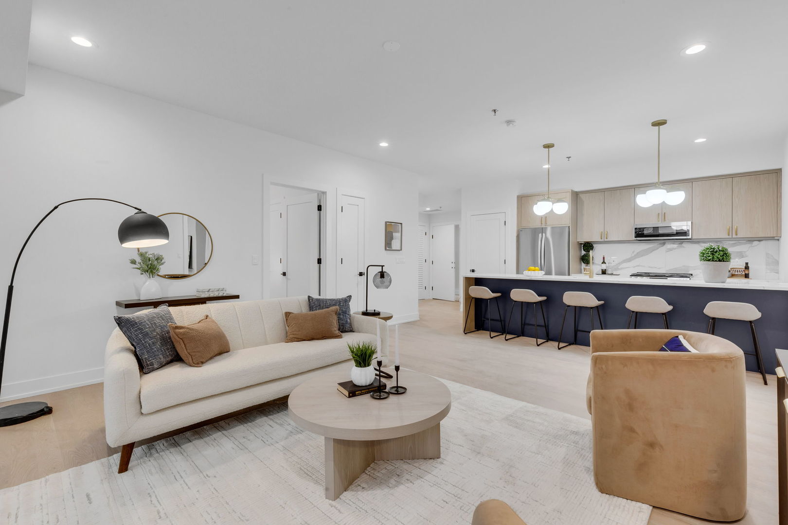 3204 N Kostner Avenue Unit: 301