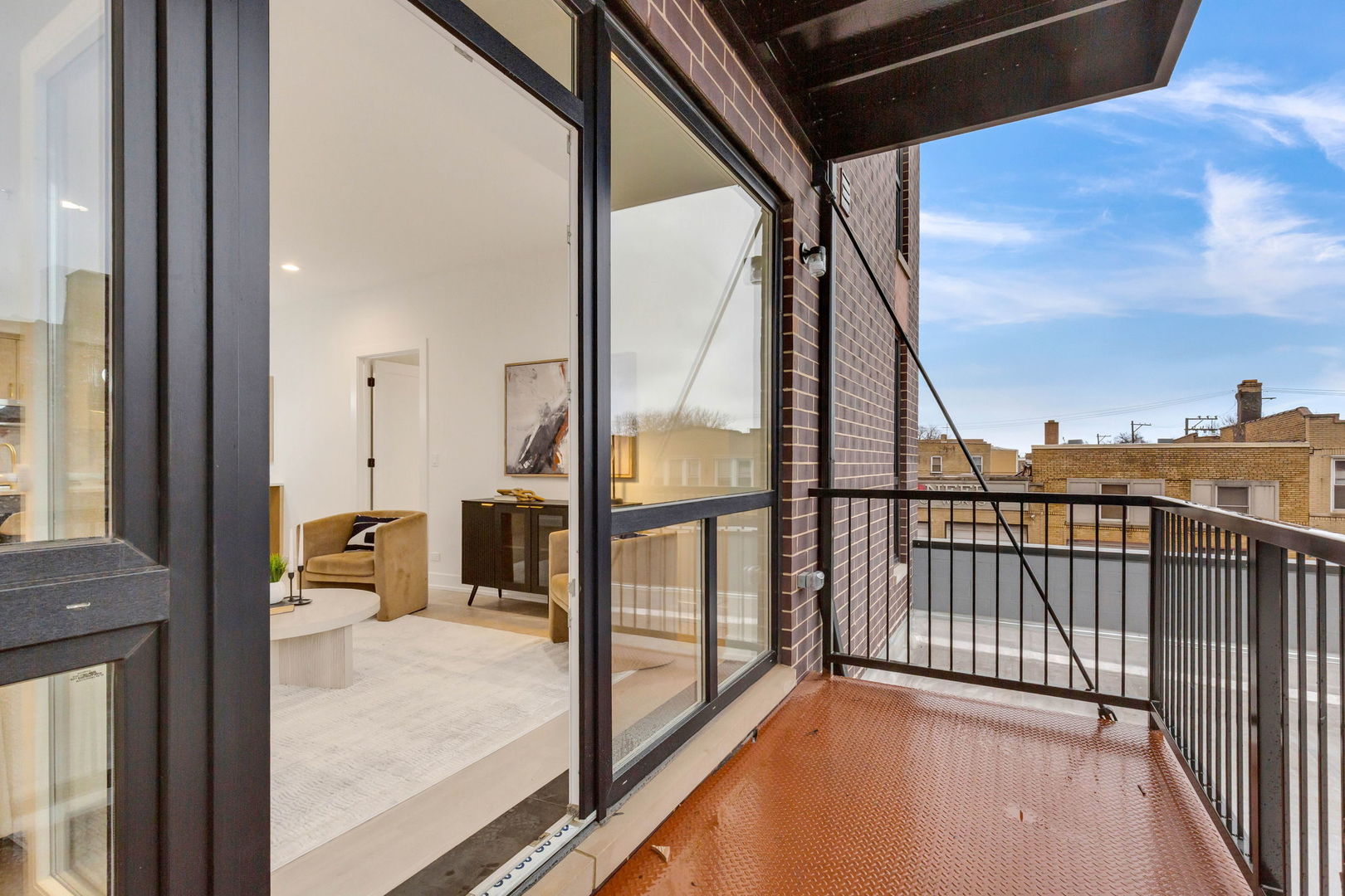 3204 N Kostner Avenue Unit: 301